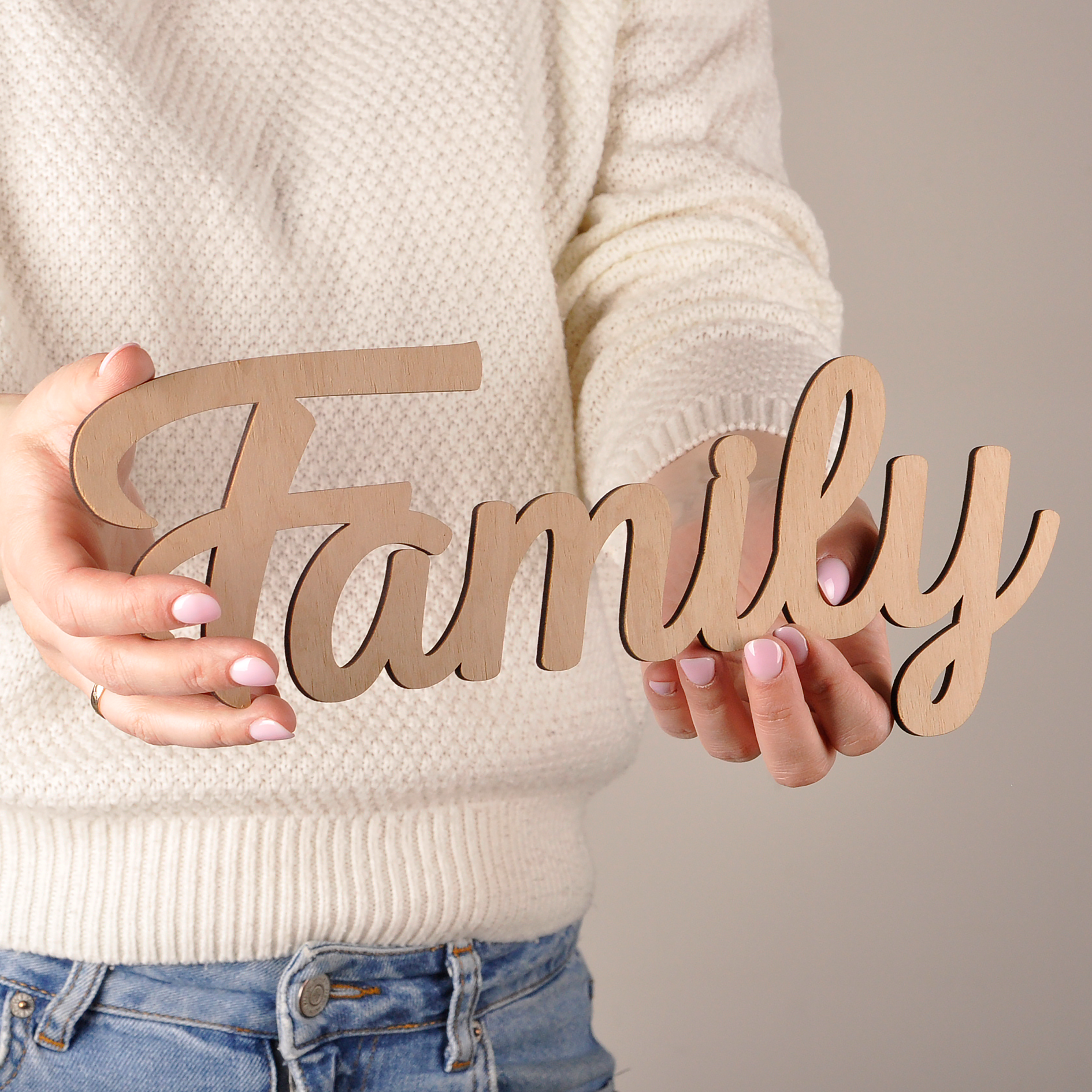 Декоративне слово з фанери "Family" W0095